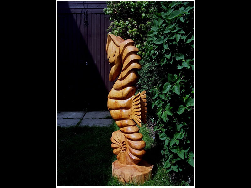 picture of sea horse carving