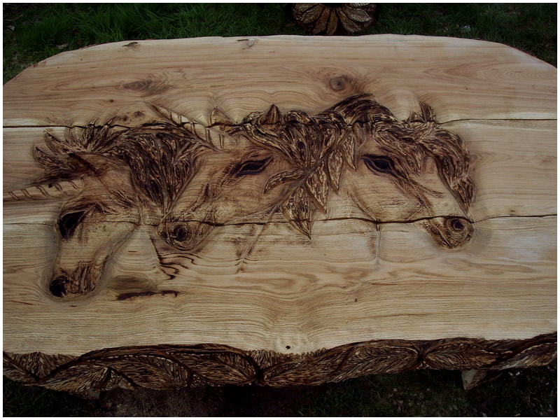 picture of unicorn table carving