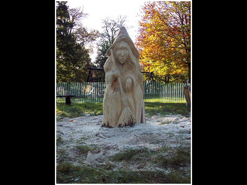 picture of witch carving